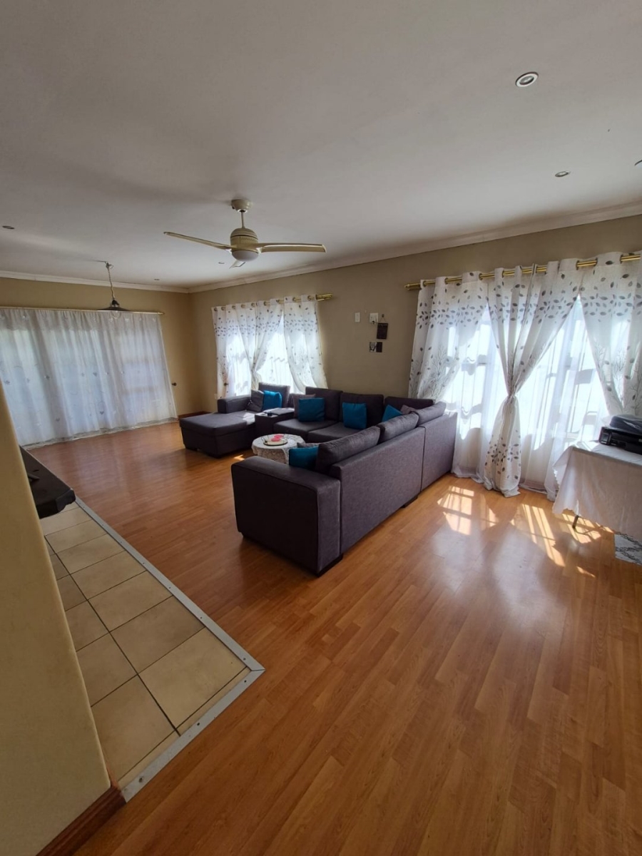 5 Bedroom Property for Sale in Haven Hills Eastern Cape